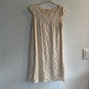 Velvet Torch Cream Lace Cap Sleeve Dress Size medium